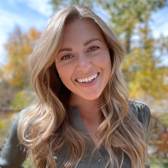 Meet your Posher, Hannah - Picture 1 of 1